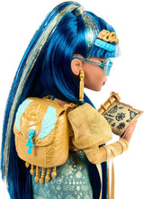 Monster High Cleo De Nile Doll i guldblus och lagerkjol, inkluderar Cobra Hissette Pet och tillbehör som ryggsäck, mellanmål och pappersrulle, HXH74 Naty Shop Dolls