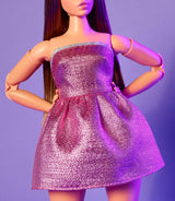 Barbie Looks Doll, samlarfigur nr. 24 med brunt hår och modernt Y2K-mode, glittrande axelbandslös klänning med höga klackar, HRM16 Naty Shop Dolls
