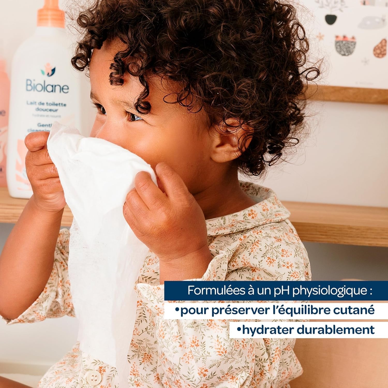 BIOLANE - Babyvåtservetter för ansikte och händer - Paket med 6 - 384 våtservetter (6 x 64 cm) - Rengör och skyddar - Toalettartiklar - Allergivänligt - För känslig hud - 97 % naturliga ingredienser - Tillverkad