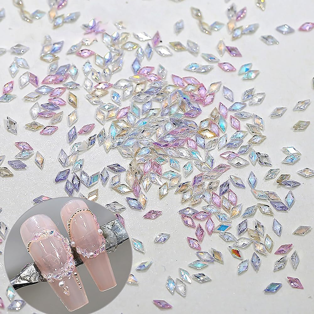 50st Liten Zirconia Rhombus Glitter Nagelstenar Nyckelringar Blandade Färger Glittrande Strass Nagelberlocker Mini Rhombus Nagelkristaller Diamantnaglar Strass Nagelberlocker Nageltillbehör Nagelkonst