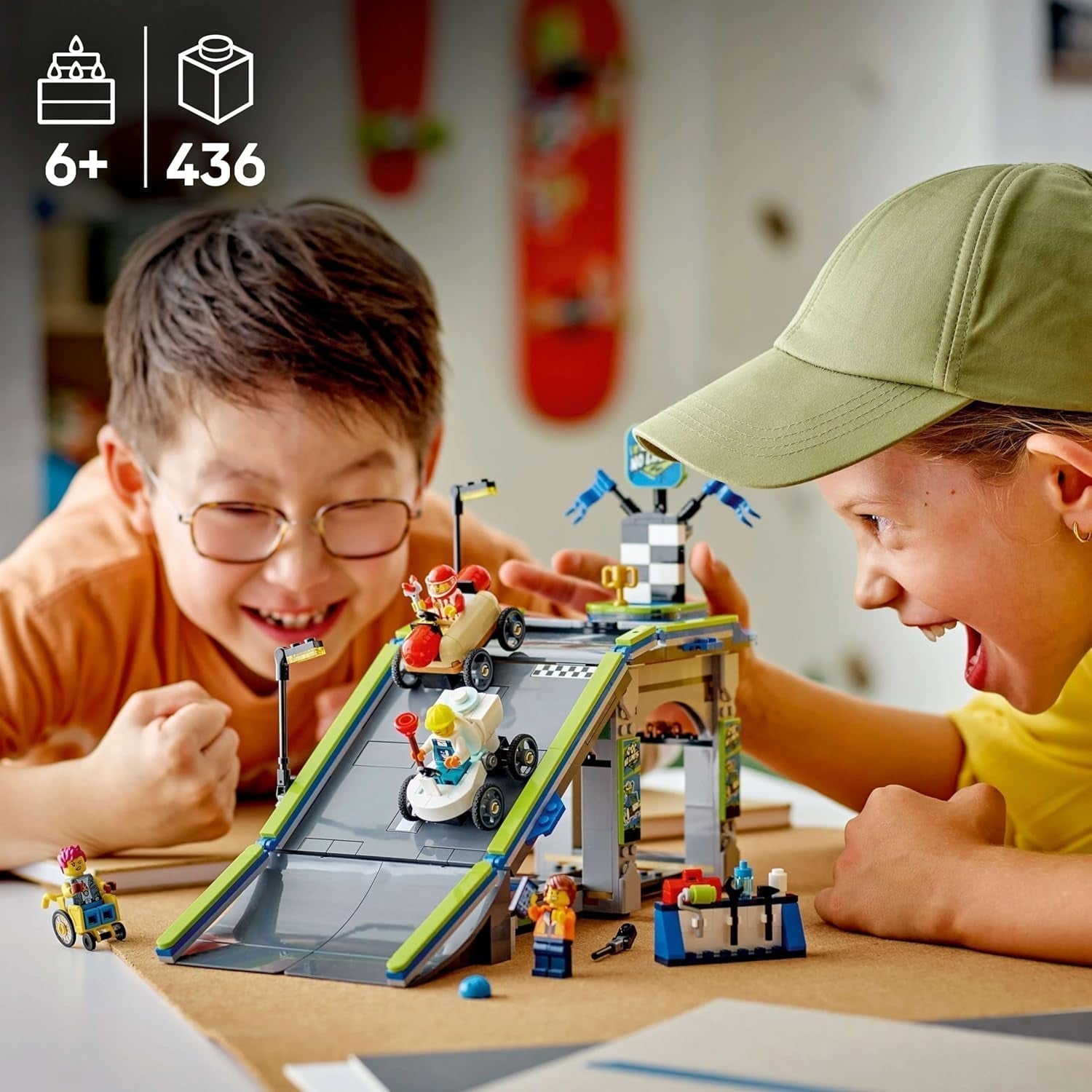 LEGO City Inga gränser: Tvållåda Race Med Ramp - Byggleksak för pojkar och flickor från 6 år - Set med 2 tvålådor och 4 Racer-minifigurer - Presentidé för barn 60460 Byggset Besuche den LEGO-Store