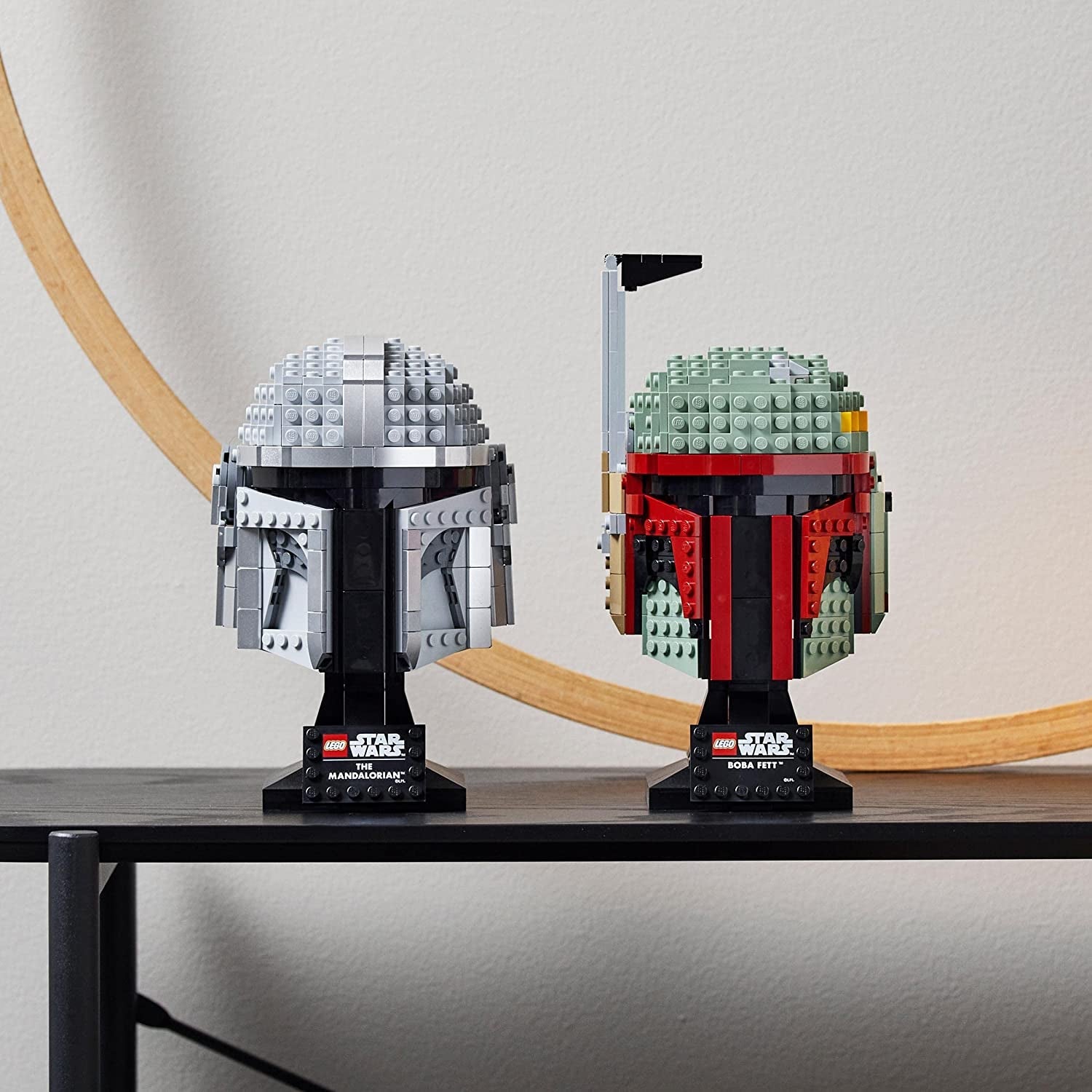LEGO Star Wars Mandalorian hjälmmodell, rumsdekorationskollektion och en underbar present för vuxna, kit, män, kvinnor, mamma, pappa, samlingspresentidé 75328 Byggset Besuche den LEGO-Store