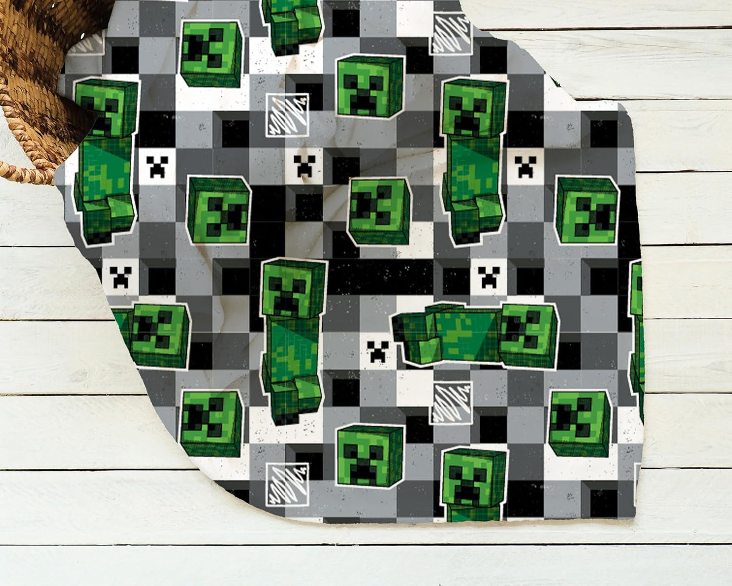 Character World Minecraft Official Fleece Filt | Scribble Design Vändbar 2 sidor, supermjuk, varm filt Sängar och filtar Besuche den Character World-Store