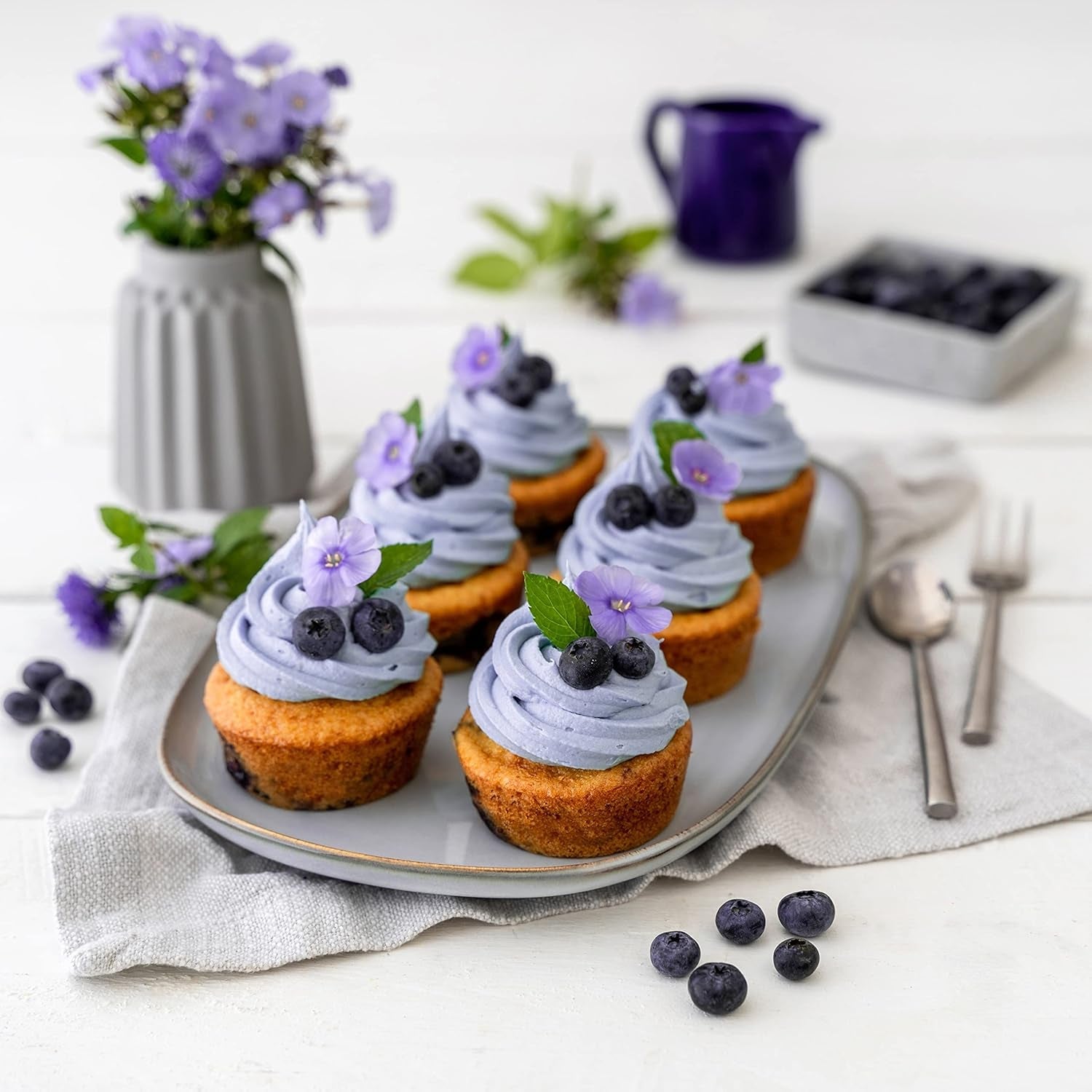 Zenker 12Er Muffinform Energy, Premium-Backform, Für Köstliche Kuchen, Verkürzt Die Backzeit Um Bis Zu 20% (Farbe: Silber/Anthrazit), Menge: 1 Stück, Hellgrau Und Dunkelgrau Formar och plåtar för bakning Naty Shop