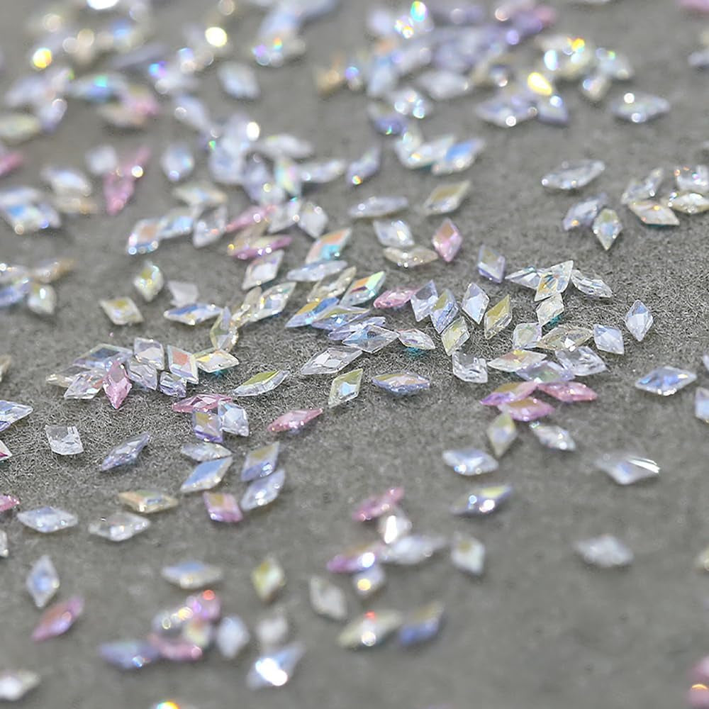 50st Liten Zirconia Rhombus Glitter Nagelstenar Nyckelringar Blandade Färger Glittrande Strass Nagelberlocker Mini Rhombus Nagelkristaller Diamantnaglar Strass Nagelberlocker Nageltillbehör Nagelkonst