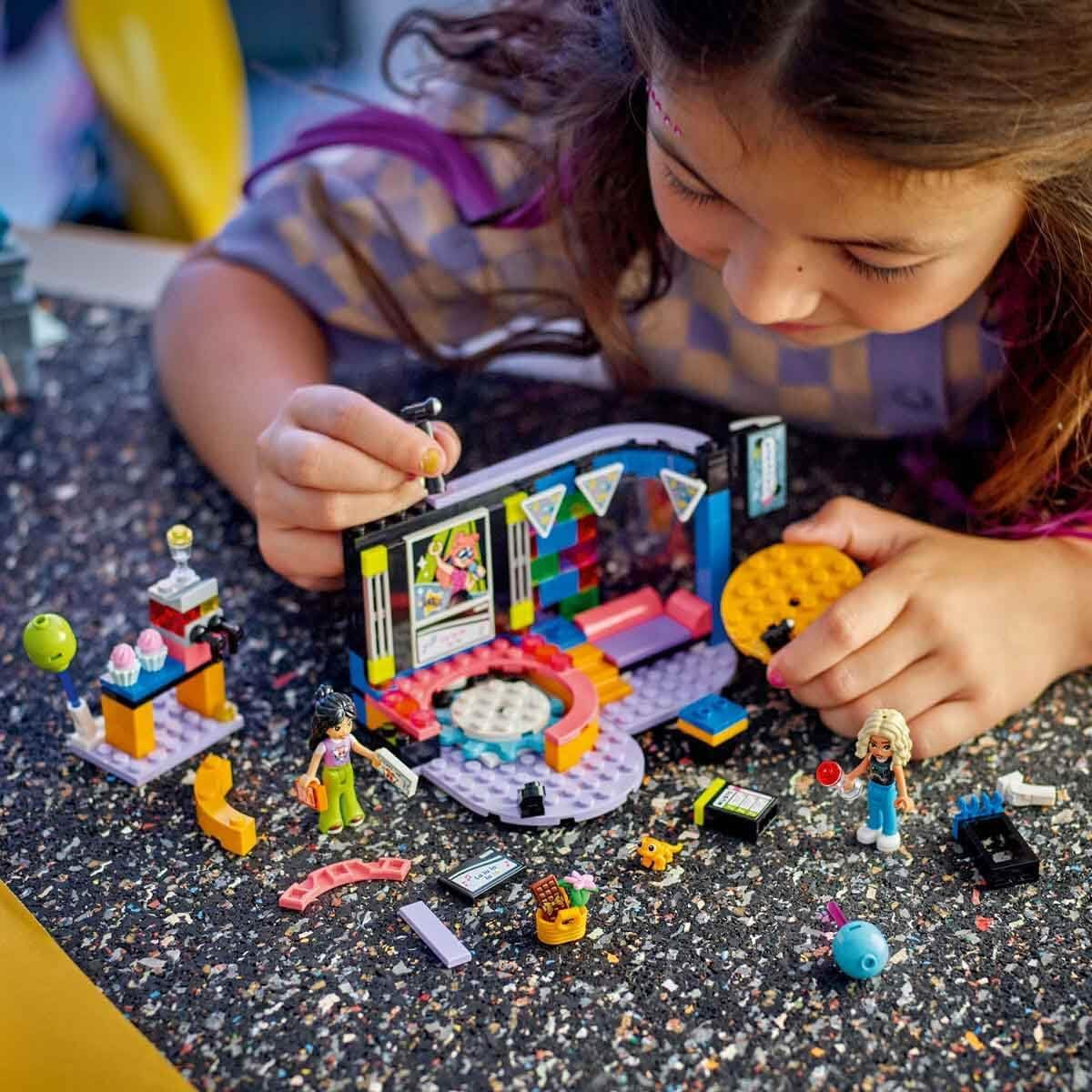 LEGO 42610 Karaokefest med vänner Byggset Besuche den LEGO-Store