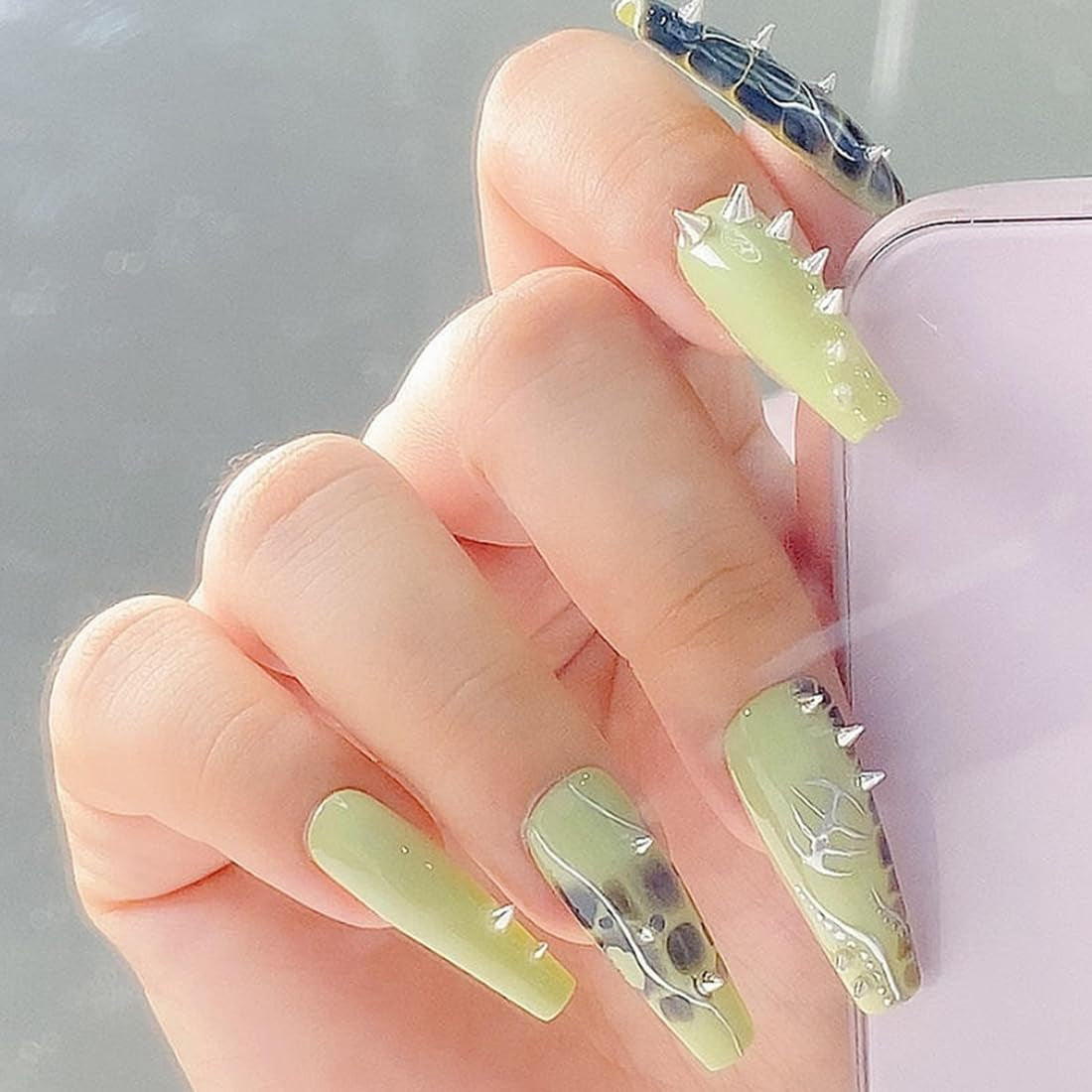 Mini Metall Nieten Punk Nail Charms Guld Silber Strasssteine ​​Nägel Charm Kegel Spikes Nagelschmuck Glitzersteine ​​Nail Art Studs Nagel Steine ​​Legierung Nagelanhänger Rhinestones Nageldesign Zubehör