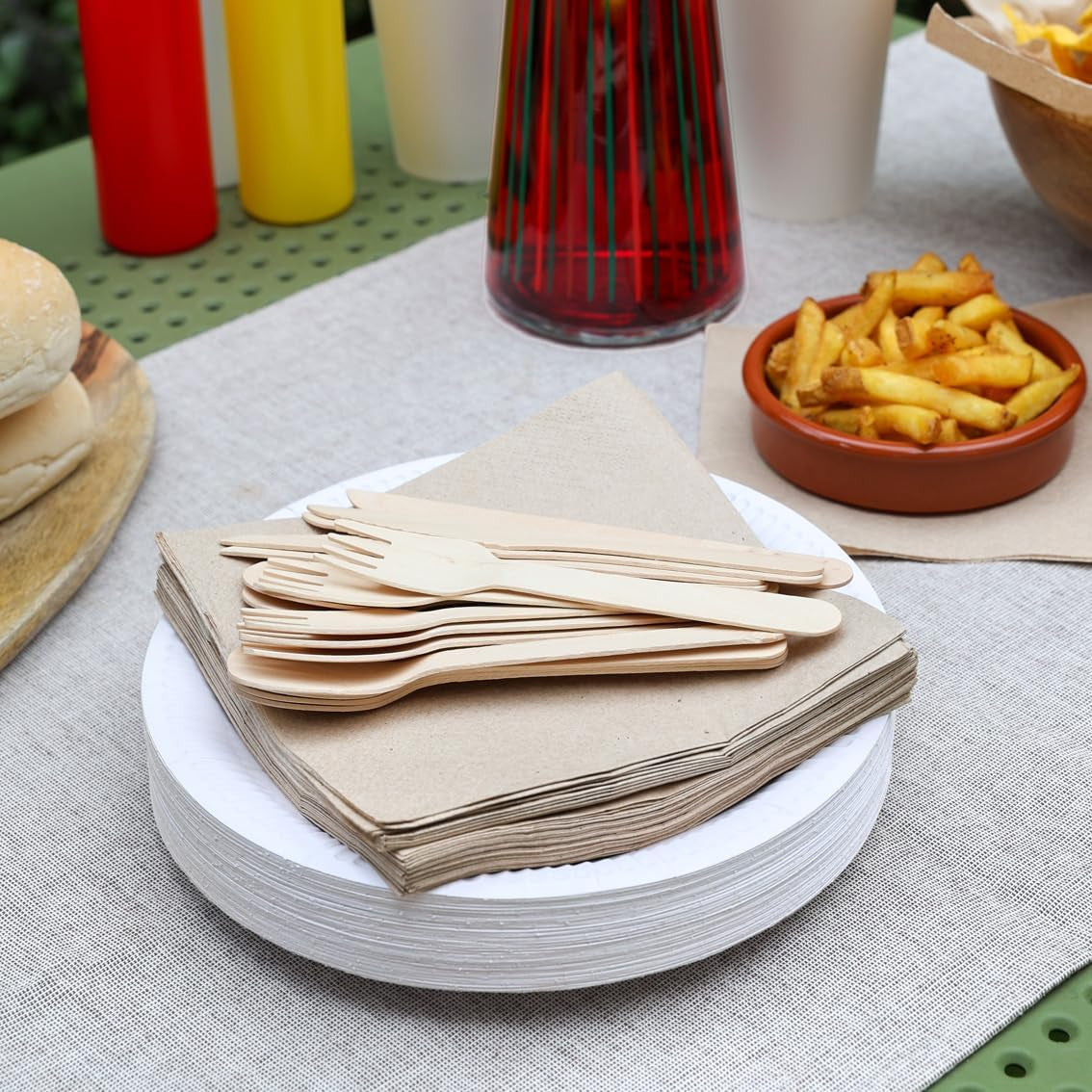 Bord Typ | 100 Bulk Pack mjuka återvunna pappersservetter Bruna engångsservetter för fest Lämpliga för dagligt bruk Miljövänlig Kraft Oblekt komposterbar Tillverkad i EU 2 Ply 33 cm