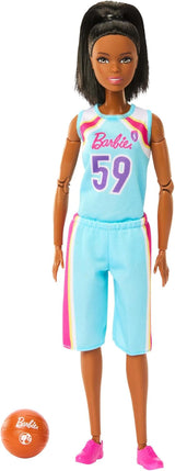 Barbie Made to Move Docka och tillbehör, brunettbasketspelare med avtagbar sportklänning och boll, 22 ledade leder, HKT74