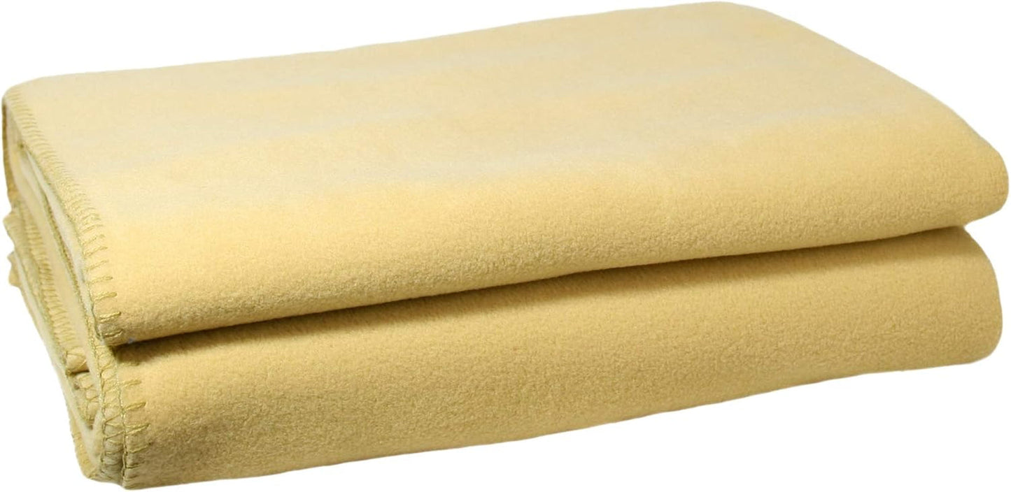 Zoepritz filt i färg: Röd, Tillverkad av 65% Polyester, 35% Viskos, Storlek: 160X200 Cm, 103291-235-160X200 Zoepritz Sängar och filtar sedan 1828 165 Curcuma 160X200 Cm