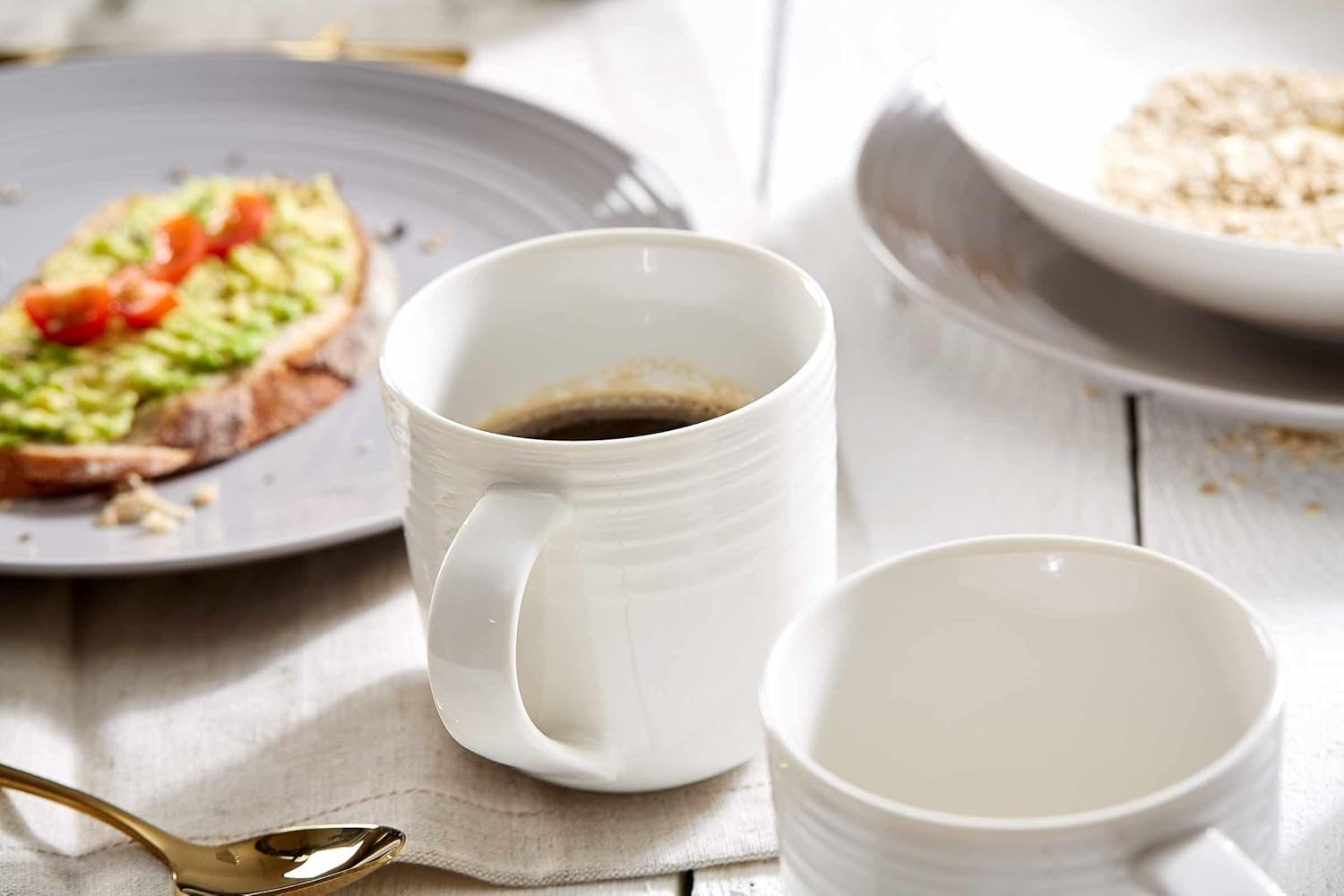 Ritzenhoff & Breker Levi 16-delat servisset, tallrikar, skålar och muggar för 4, skandinavisk design med finräfflad relief, mixa och matcha servis, porslin, vitt och grått