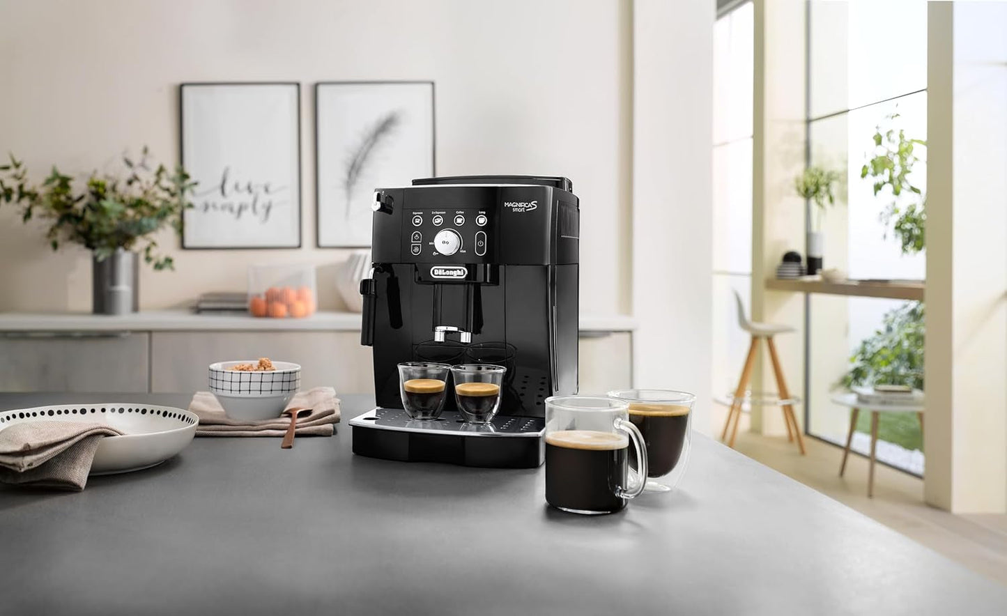 De'Longhi Magnifica S Smart ECAM 230.13.B Helautomatisk espressomaskin med mjölkskummare för cappuccino, espresso, kaffe och långkaffe, direktvalsknappar och vridreglage, 2-koppsfunktion, svart