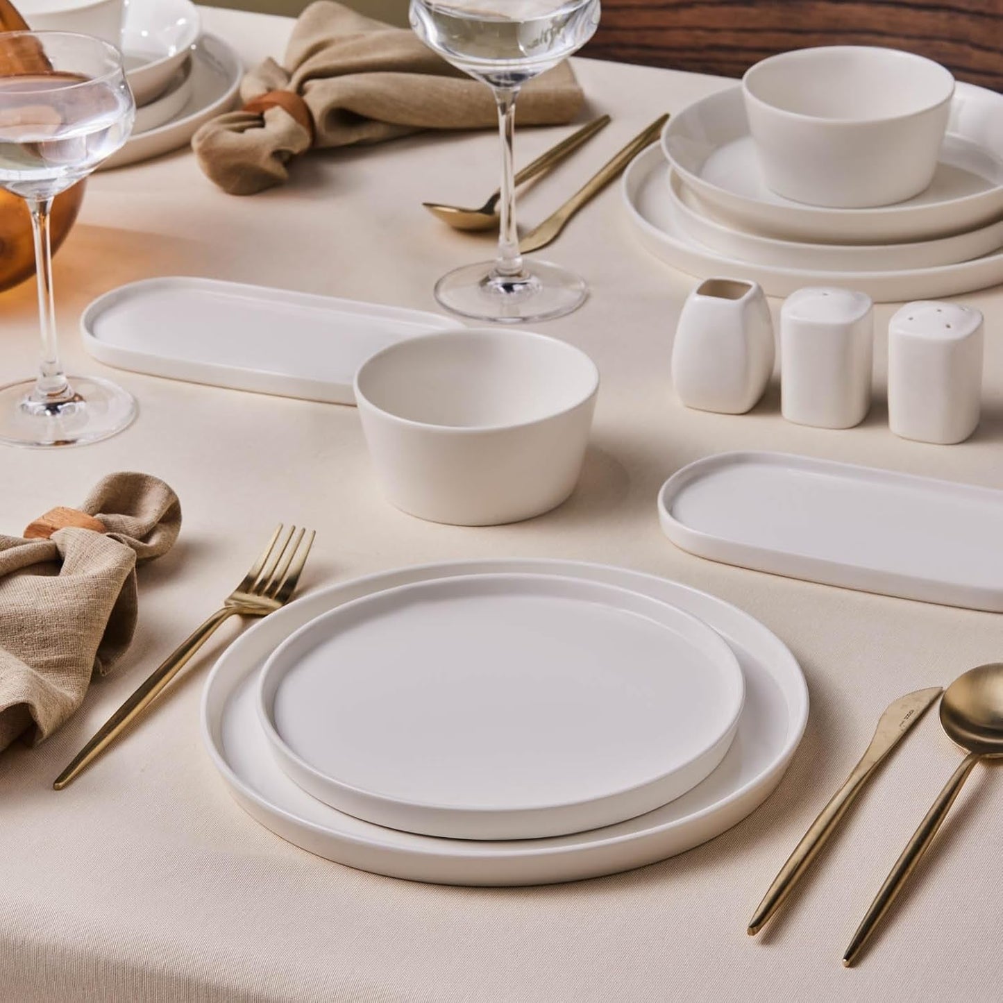 Karaca Stream Bone Bomo 12-personers servisset Elegant fyrkantigt set Elegant vit porslinsservis