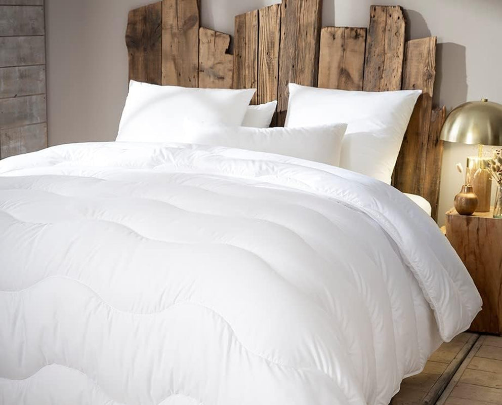 Abeil Thermofill Ultra Warm Quilt 220X240 Cm vit Täcken och täcken Naty Shop