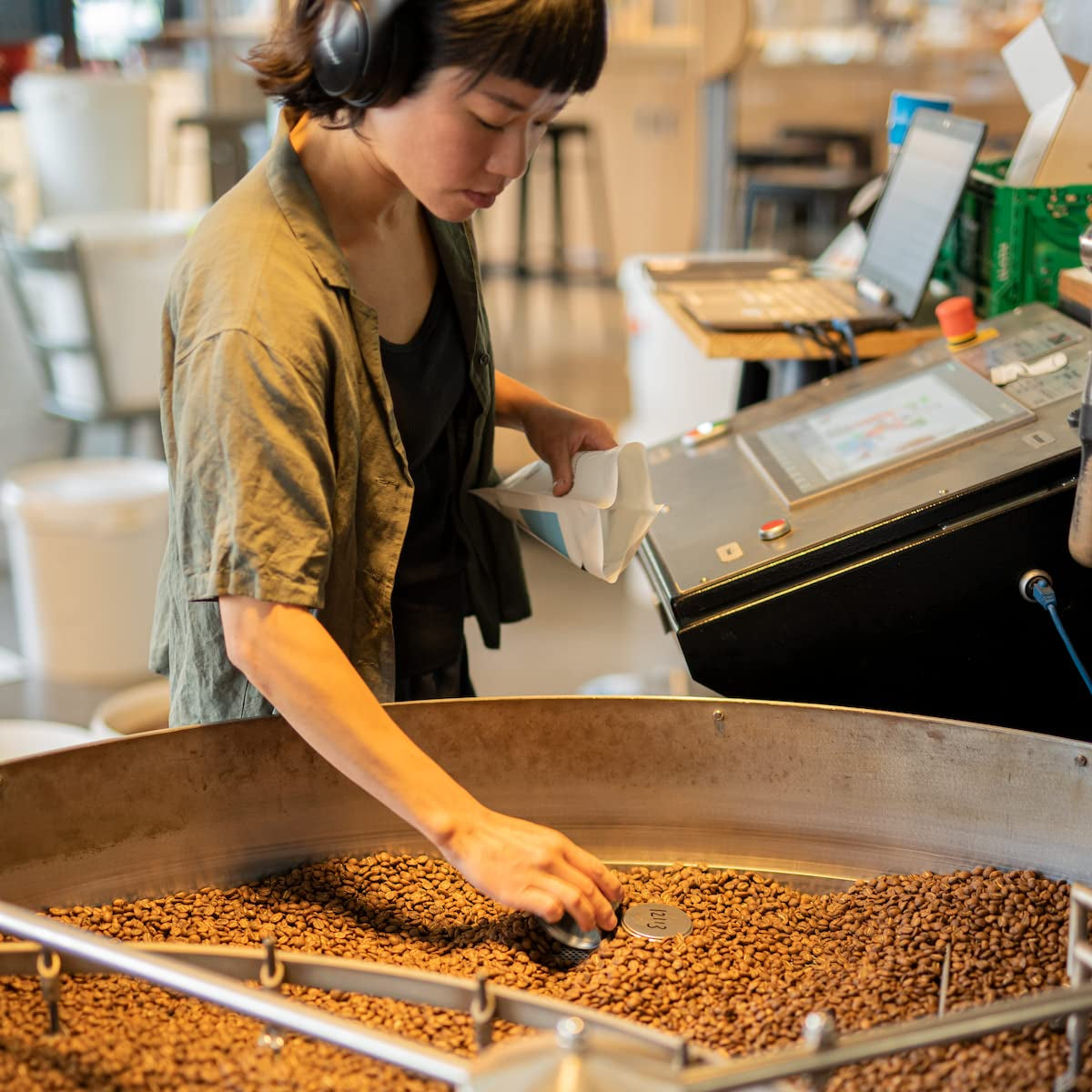 Vårblomningsfilter | 250 g fullkorn | rättvist och hållbart | nystekt | kaffebönor 100% Arabica | specialkaffe | 19 gram Cafe Roastery...