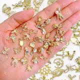 50 Stück Gold Nail Charms, 3D Shiny Nail Art Charms, Glitzersteine ​​Nägel Perle Legierung Nagel, Schmetterling Strasssteine ​​Nägel Charms, DIY Nail Art Zubehör, Für Mädchen Frauen