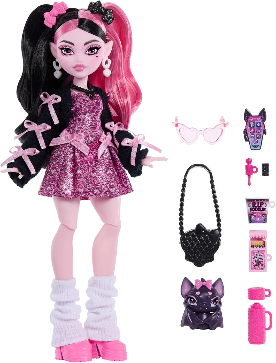 Monster High Doll Draculaura i rosa klänning med rosetter och svart kofta med Count Fabulous Bat och 7 tillbehör inklusive Ramen, läppstift och väska, JHK29