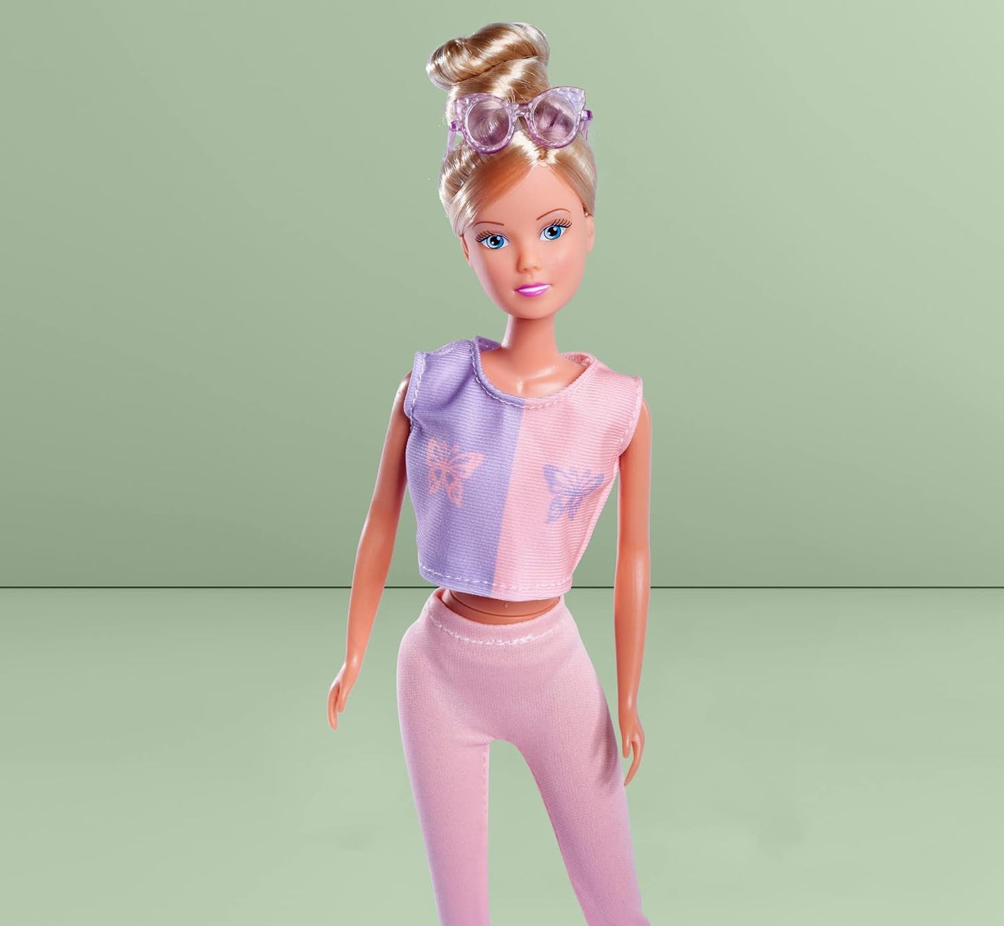 Simba 105733619 - Steffi Love Hula Hoop, leksaksdocka med sportoutfit, Hula Hoop och mekanisk funktion, 29 cm, åldrar 3+
