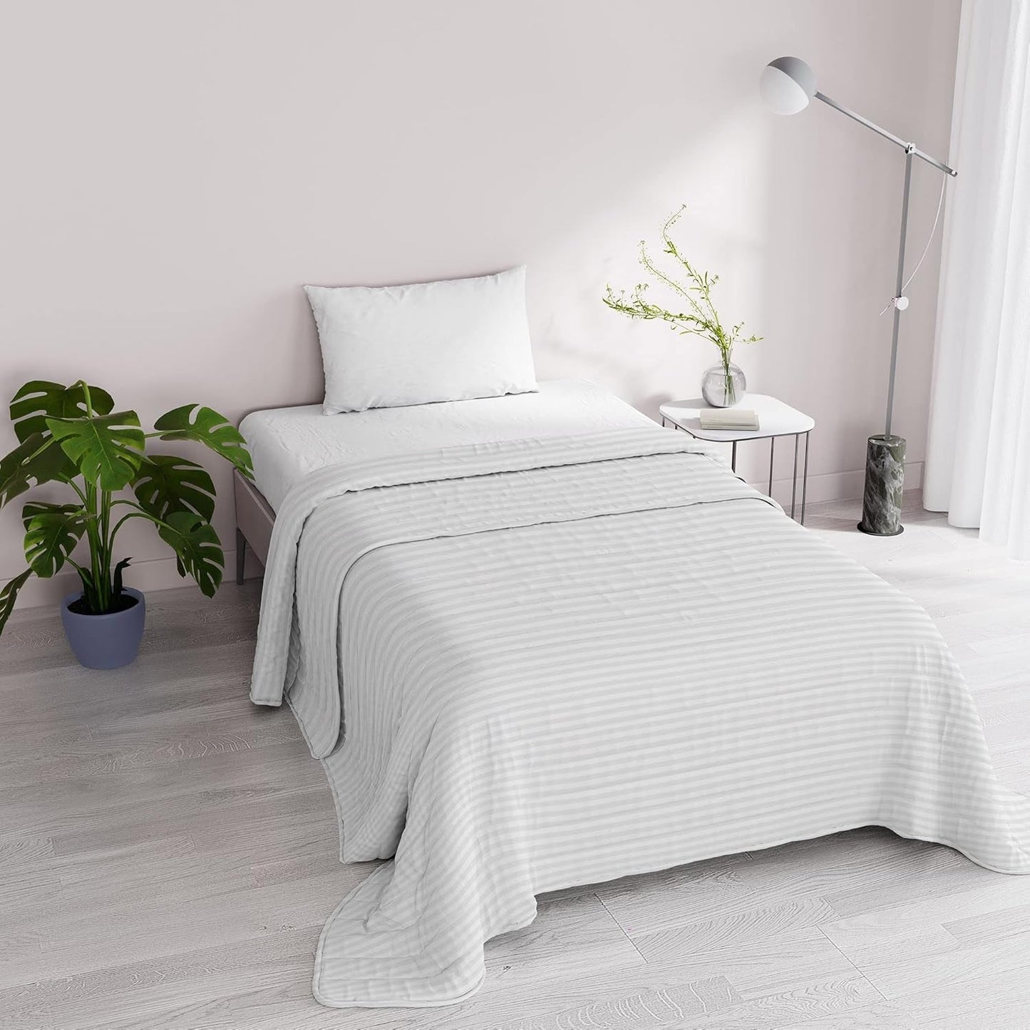 Sommartäcke Satin Stripes, polyester, kräm, 260X250 Cm Täcken och täcken Naty Shop Vit 170X250 Cm
