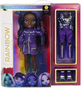 Rainbow High Fashion Doll - Kristal Bailey - Indigo Doll med 2 Deluxe outfits - Inkluderar serie 2 docktillbehör och stativ - Bra present till barn och samlare från 6 år och uppåt