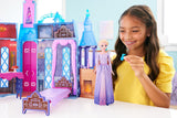 Mattel Disney Frozen - Castle Arendelle Dollhouse (60cm+) med Elsa Doll, 4 lekplatser och 15 delar av Disney Frozen II möbler och tillbehör, HLW61