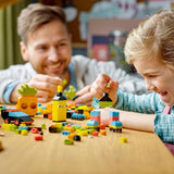 LEGO 11027 Classic Neon Creative Building Set, Brick Box Set, Byggleksak med modeller: bil, ananas, alien, rullskridskor, figurer och mer, för barn från 5 år och uppåt Byggset Besuche den LEGO-Store