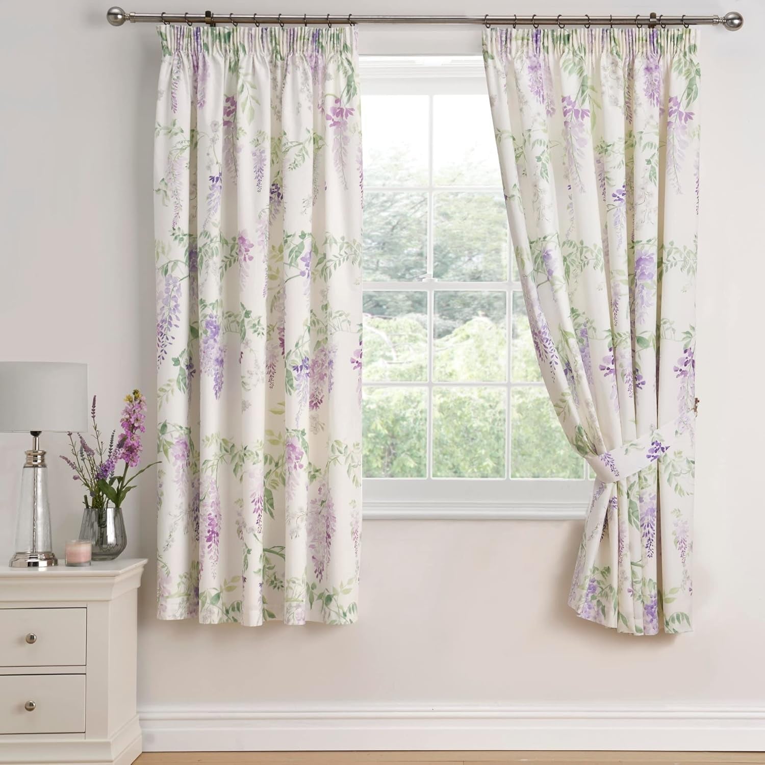 Dreams & Drapes Design - Wisteria - Quiltat sängöverdrag - 200 Cm X 230 Cm i rosa DREAMS AND DRAPES Sängar och överdrag Lila H183 X B168 Cm (pack om 1)