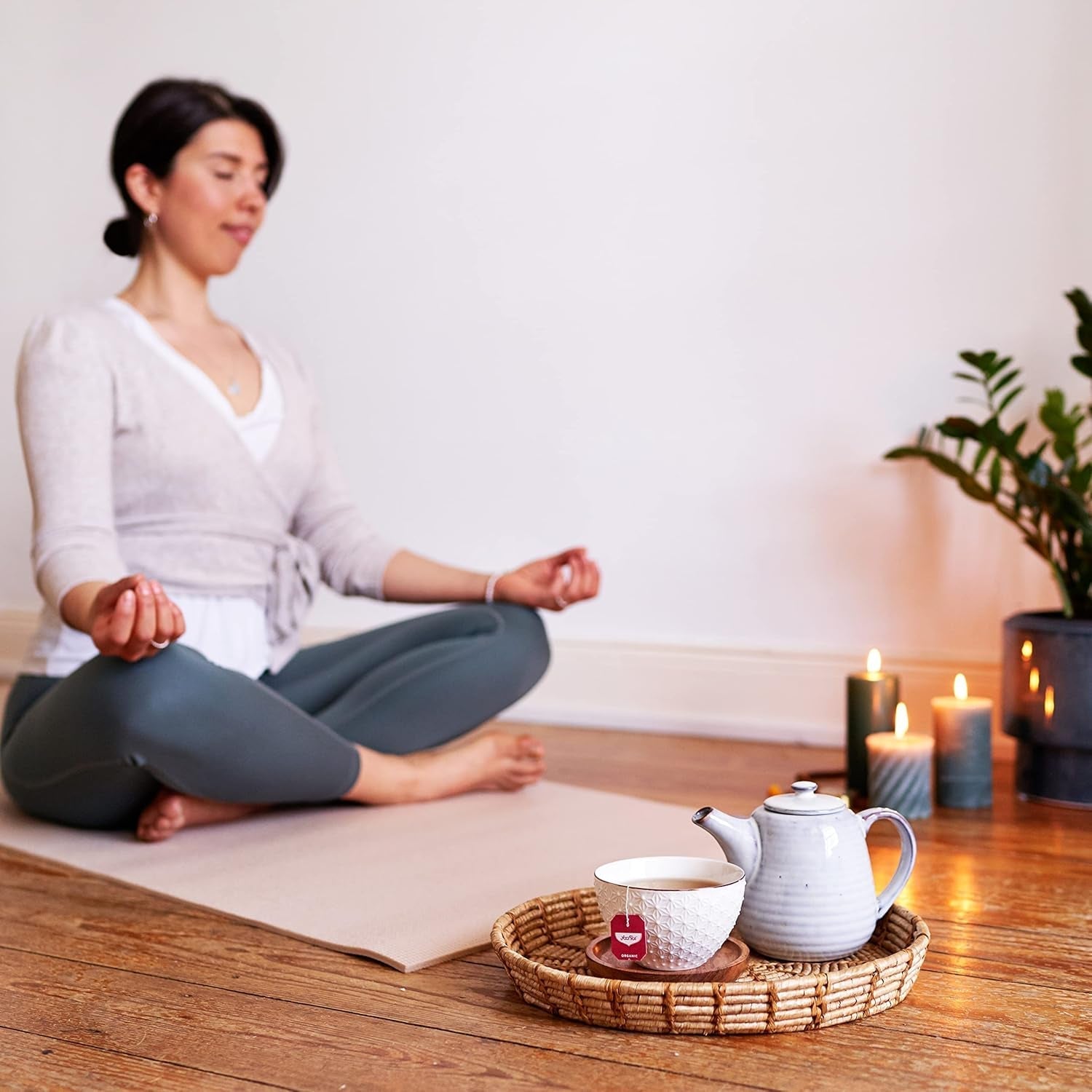 Yogi-te - Matcha grönt te med citron, ekologiskt ayurvediskt grönt te, grönt te, Matcha, citrongräs och lime, Yogi-te 6-pack, 6x17 tepåsar (totalt 102 tepåsar)