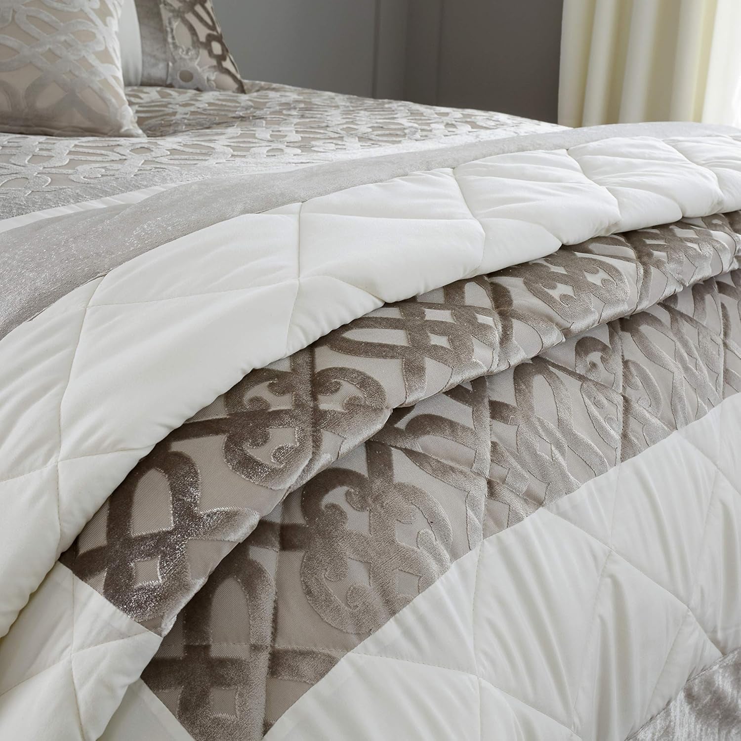 Catherine Lansfield Lattice Cut Velvet, Natural, överkast - 220X230Cm Catherine Lansfield Sängar och filtar