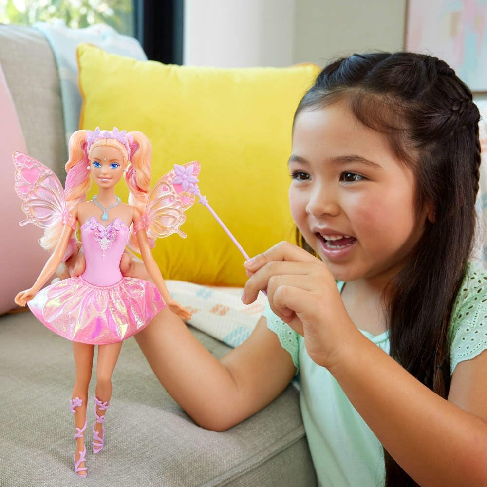 Mattel Barbie Doll med trollstav och modeaccessoarer, fantasitema med vingar och färgskiftande outfit, JCP76, [Multicolor]