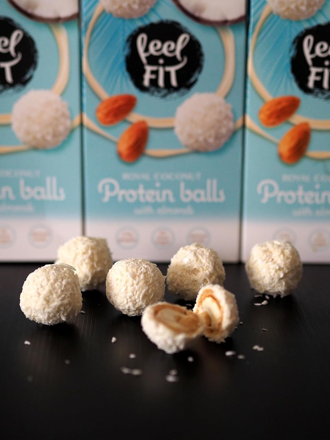 Sockerfria kokospraliner med mandel, feel FIT, utan tillsatt socker, 17% protein, 63 g