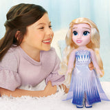 Disney Frozen 2 Elsa Doll - 35 cm lång, poserbar docka i ikonisk modeklänning och långt hår som flödar för extra kul, för tjejer från 3 år och uppåt, 214894
