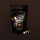 Lindt LINDOR Extra mörka chokladbollar och LINDOR Strawberry Creme Chokladbollar | 1 kg återförslutningsbar påse | ca. 80 vita chokladbollar med jordgubbsgrädde