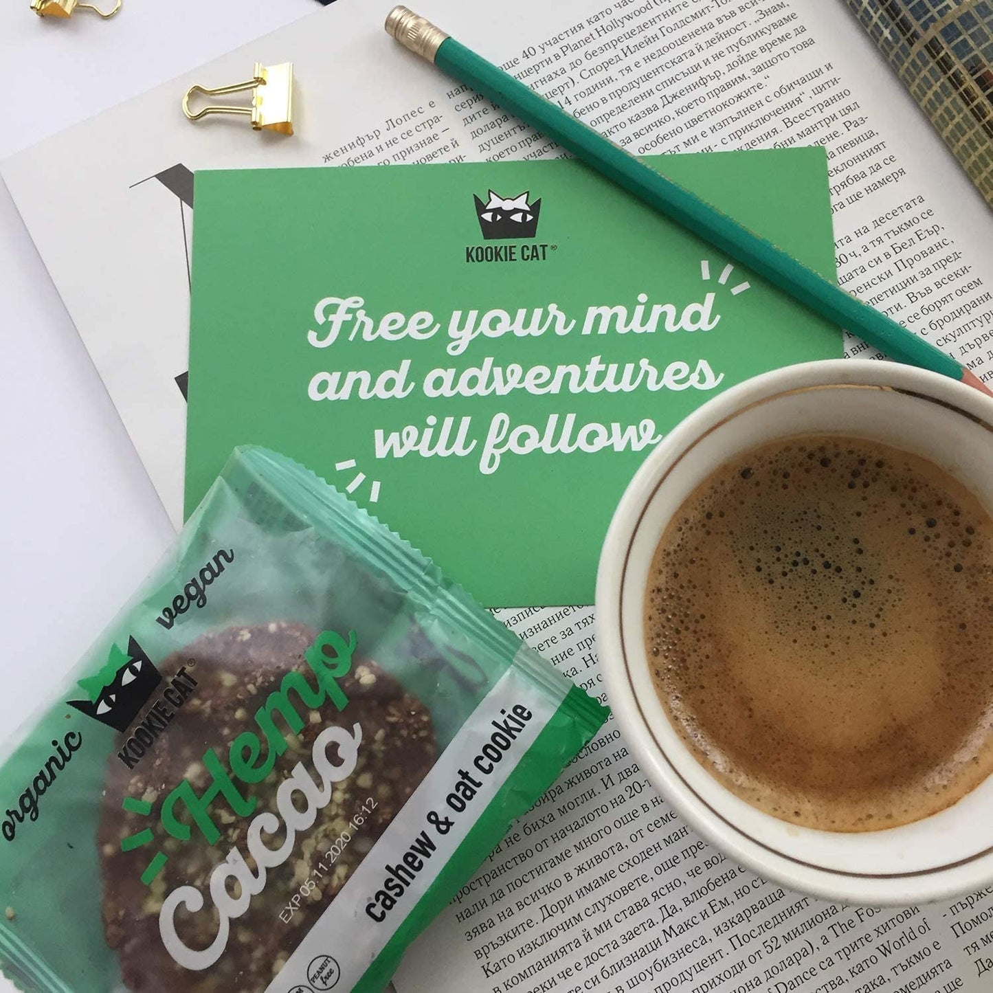 Hampafrön och kakao - individuellt förpackade veganska glutenfria sojafria ekologiska cashew- och havrekakor - 12 x 50 g multipack