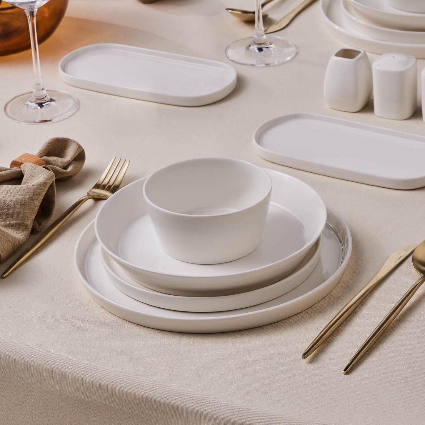 Karaca Stream Bone Bomo 12-personers servisset Elegant fyrkantigt set Elegant vit porslinsservis