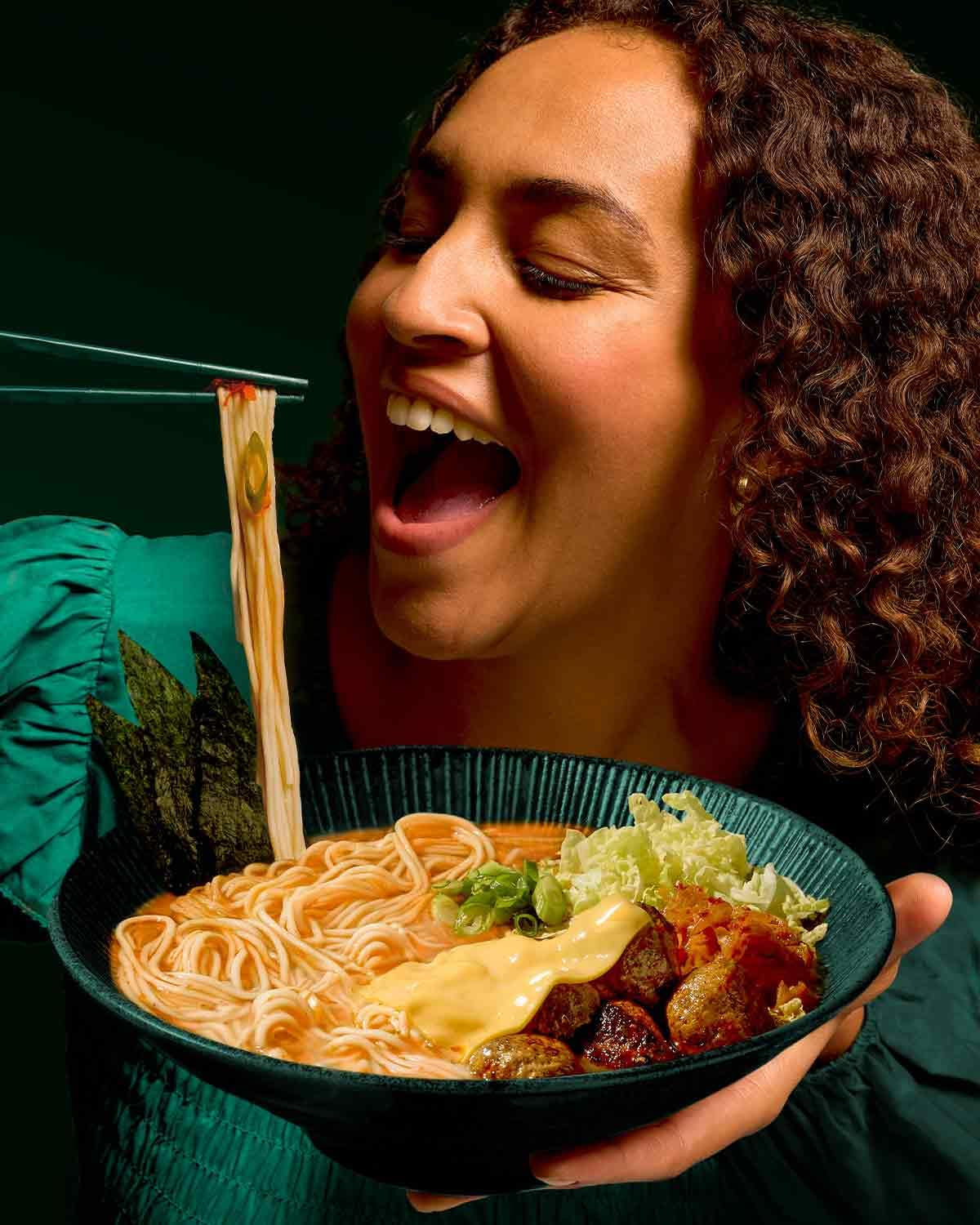 LEE KUM KEE Ramen Nudlar - Asiatisk ramen med en delikat och fin konsistens, klassikern för ramensoppor och wokrätter, halvtorra nudlar, två portioner per förpackning, 6 x 180g multipack