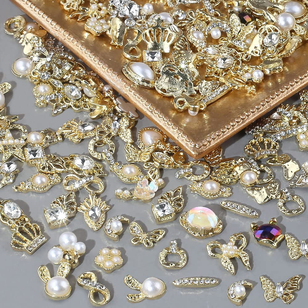 50 Stück Gold Nail Charms, Mix Styles Glitzersteine Nägel Perle Legierung Nagel Steine Blume Schmetterling Strasssteine Nägel Herz Stern Nagel Charms DIY Nail Art Zubehör Frauen Nägel Deko