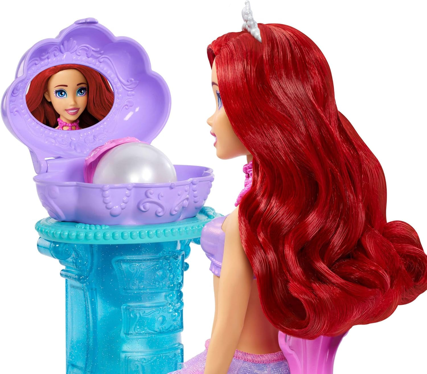 Mattel Disney Princess Toys, sjöjungfru Ariel modedocka med avtagbar stjärtfena, toalettbord med 5 repeterbara popup-överraskningar och 5 tillbehör, JBF86