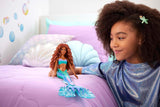 Mattel Disney Ariel - The Little Mermaid Doll, Inspirerad av The Little Mermaid Movie, Mermaid Toy, Positionable, Disney Gifts, Toy for Ages 3 and Up, HLX08