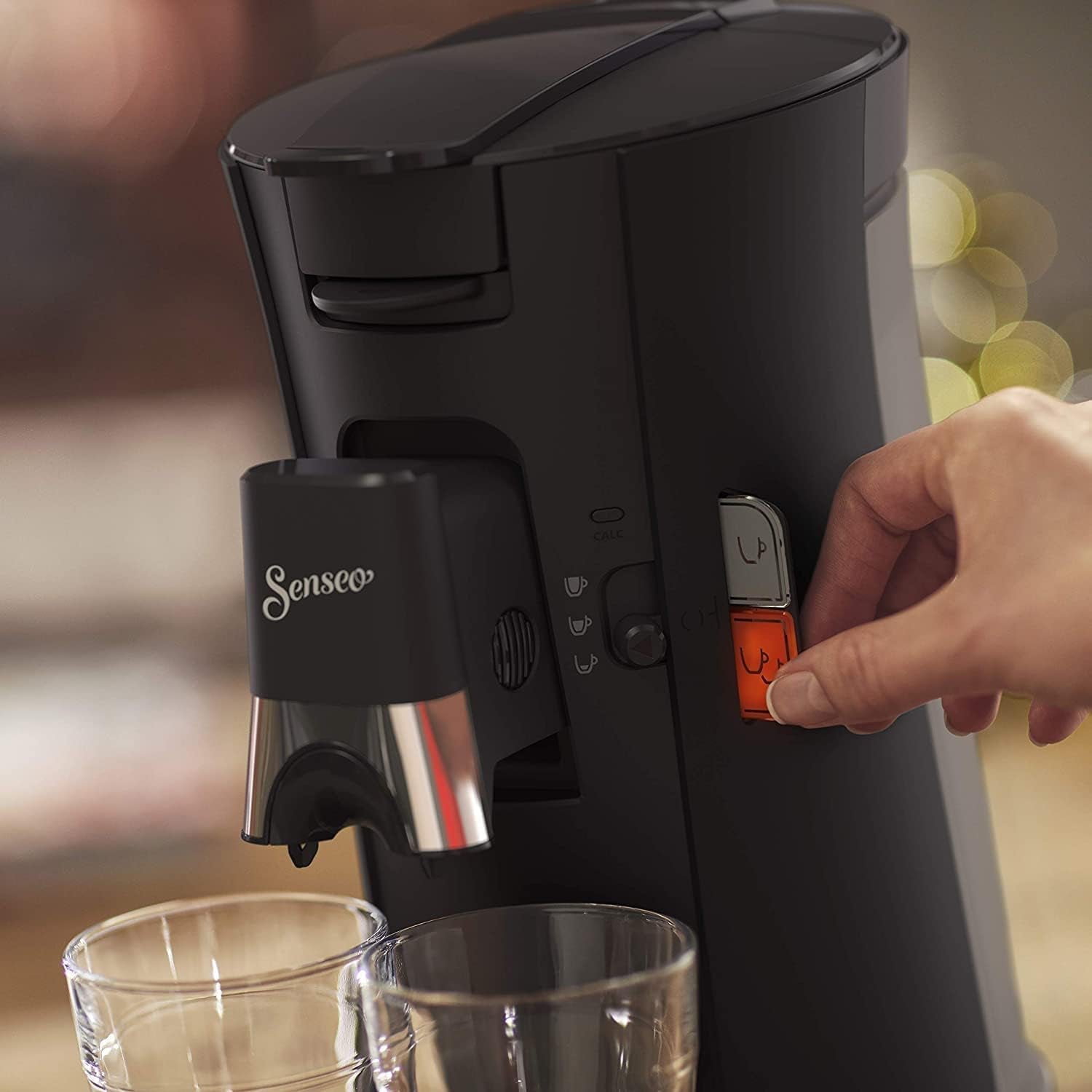 PHILIPS Senseo Select kapselespressomaskin med val av kaffeintensitet och minnesfunktion, tillverkad av återvunnen plast, färg: svart (CSA240/60)