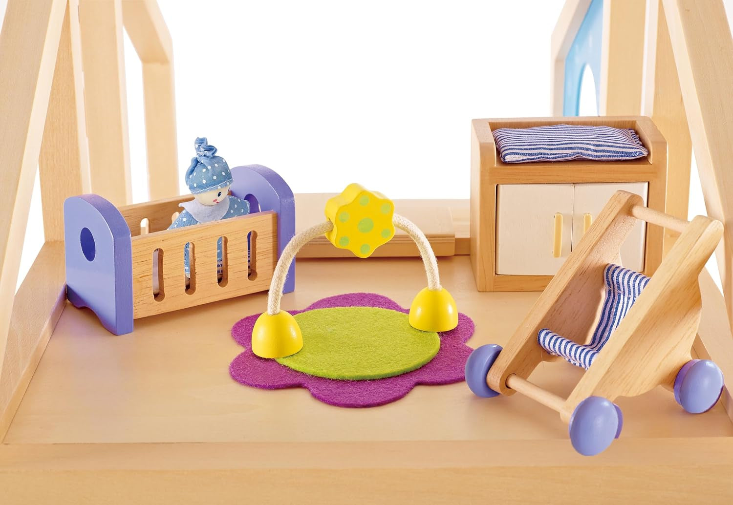 Hape babyrum - dockrumsset i trä, möbler för babydockor, tillbehör till dockskåp för småbarn, babyrum i miniatyr med gunga och tillbehör, rollspel för 3 år