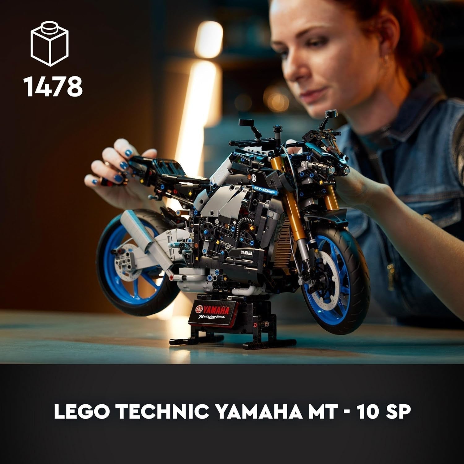 LEGO 42159 Technic Yamaha MT-10 SP Motorcykelmodellsats för vuxna, Autentisk 4-cylindrig motorfordonsmodell, Funktionell styrning och Ar-app, Present för män och kvinnor Byggsatser Besuche den LEGO-Store