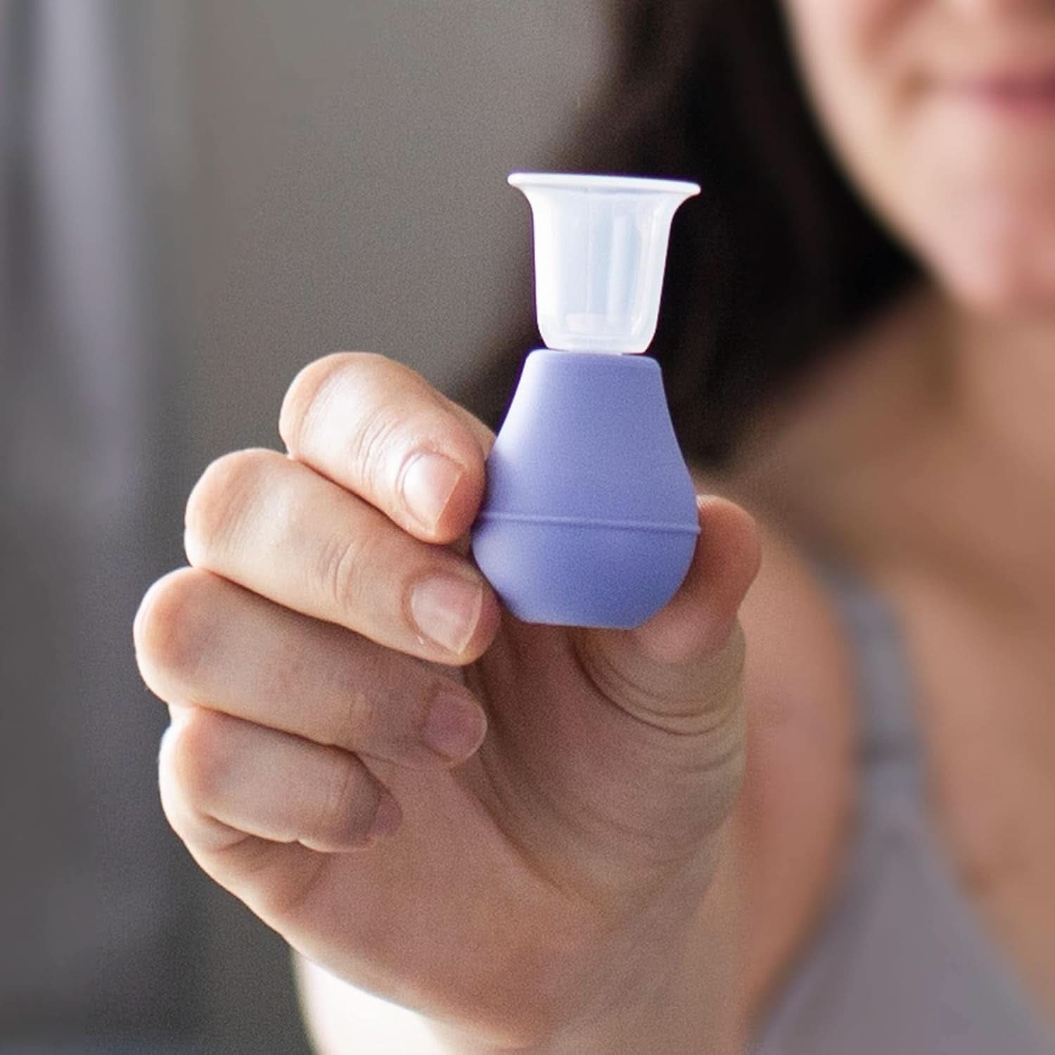 Lansinoh Latch Assist Nipple Everter med fodral för ammande mammor, erbjuder tillfällig korrigering av platta eller inverterade bröstvårtor, 2 storlekar koner i förpackningen och hygienisk bärväska Amningstillbehör Bebe Naty Shop