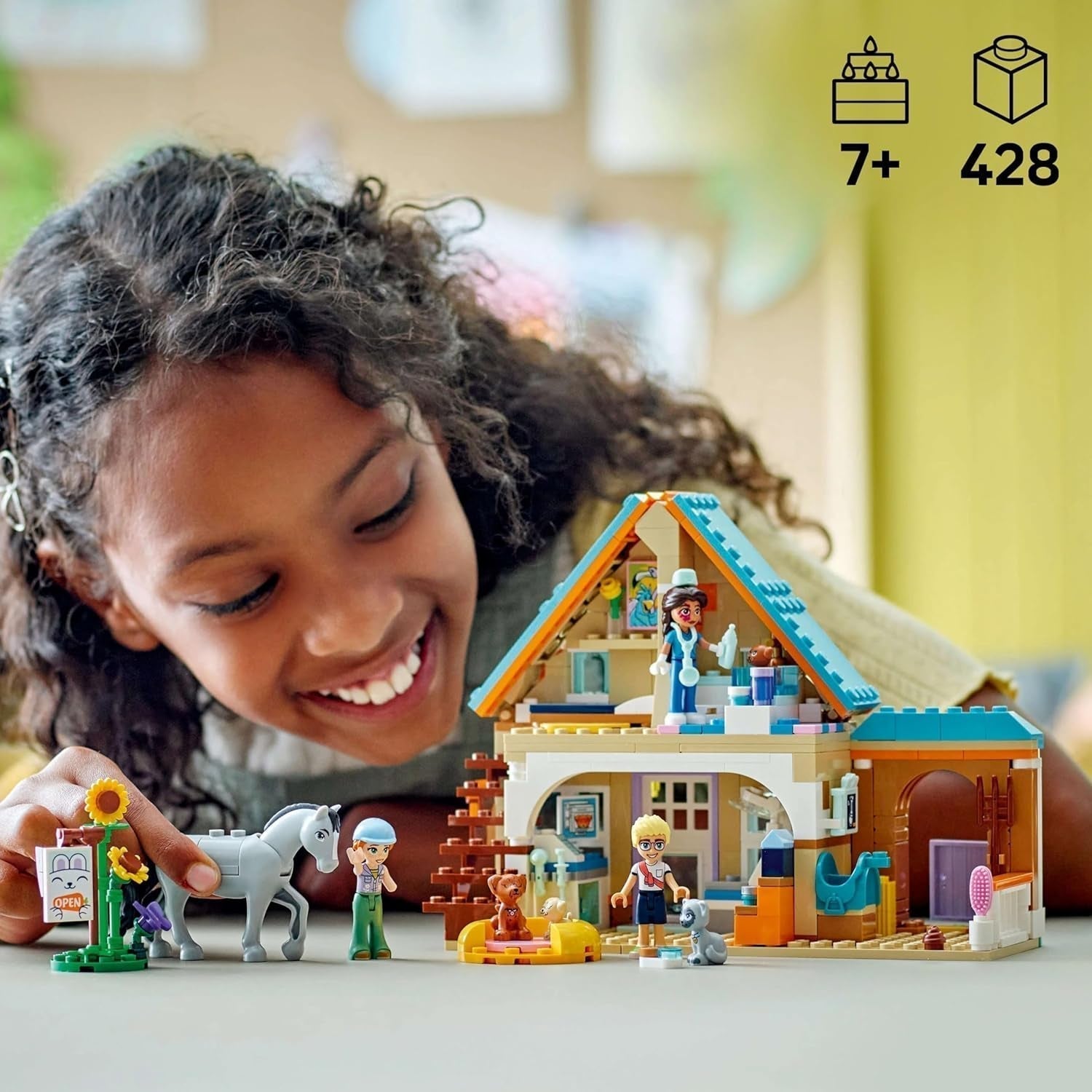 LEGO Friends veterinärskåp för hästar och husdjur, bygg- och lekset för fantasifulla rollspel med 3 minifigurer och 5 djurfigurer, presentidé för tjejer 7 år 42651 Byggset Besuche den LEGO-Store