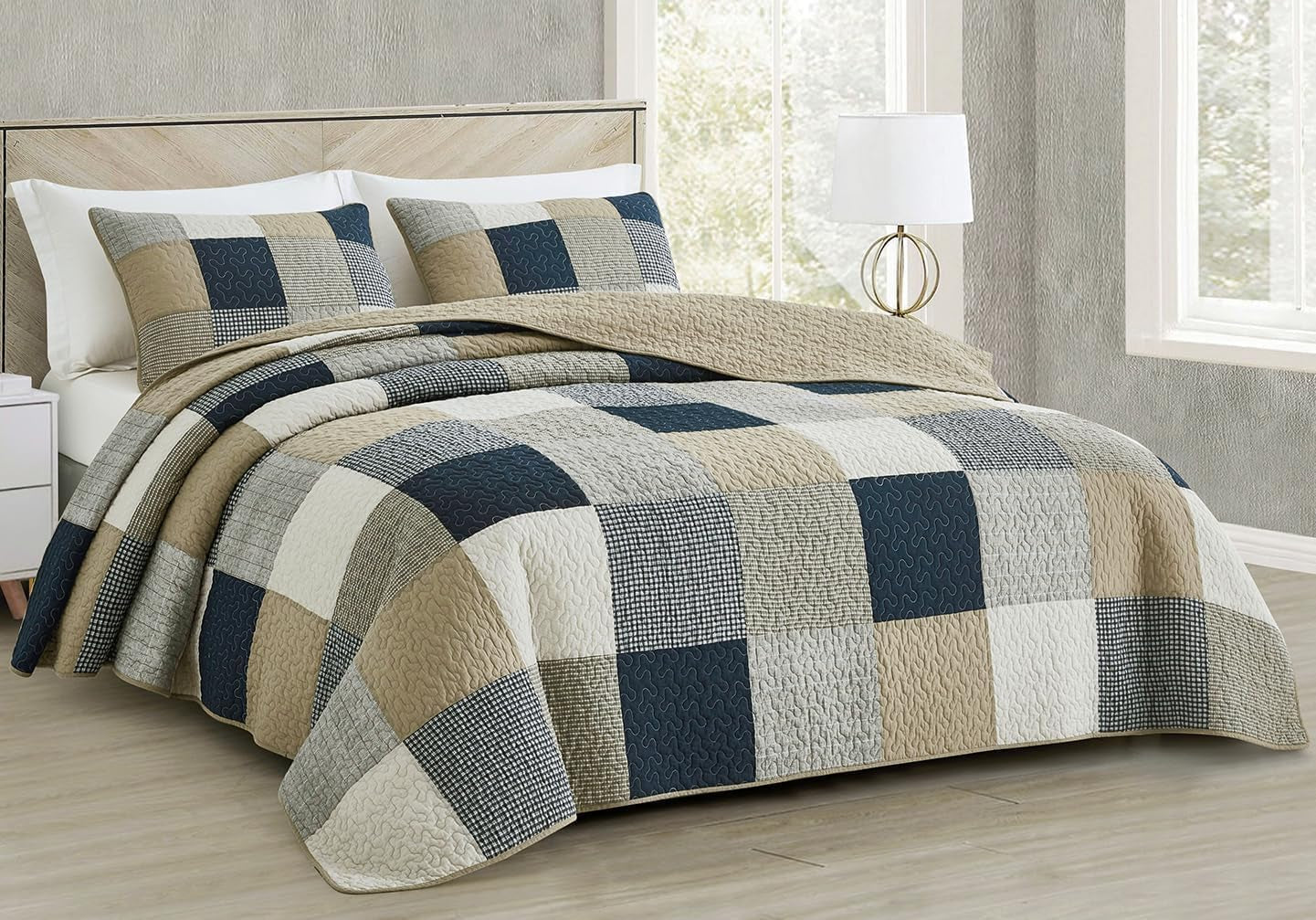 Chezmoi Collection Addy Patchwork Quilt Set Bomull Förtvättad Lätt Vändbar All Seasons Oversized 3 delar Marinblå Vit Grå Taupe Pläd Quilts & Quilts Naty Shop Pläd Square Patchwork Taupe Oversized King