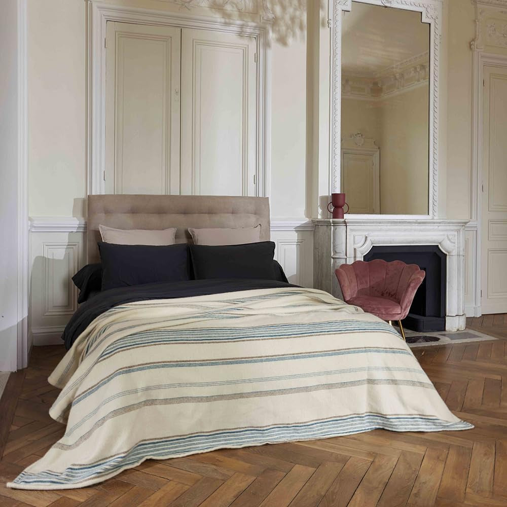 Toison D'Or Angle, 220 X 240 Cm, vit/blå/bezel Täcken och täcken Naty Shop Standardtitel
