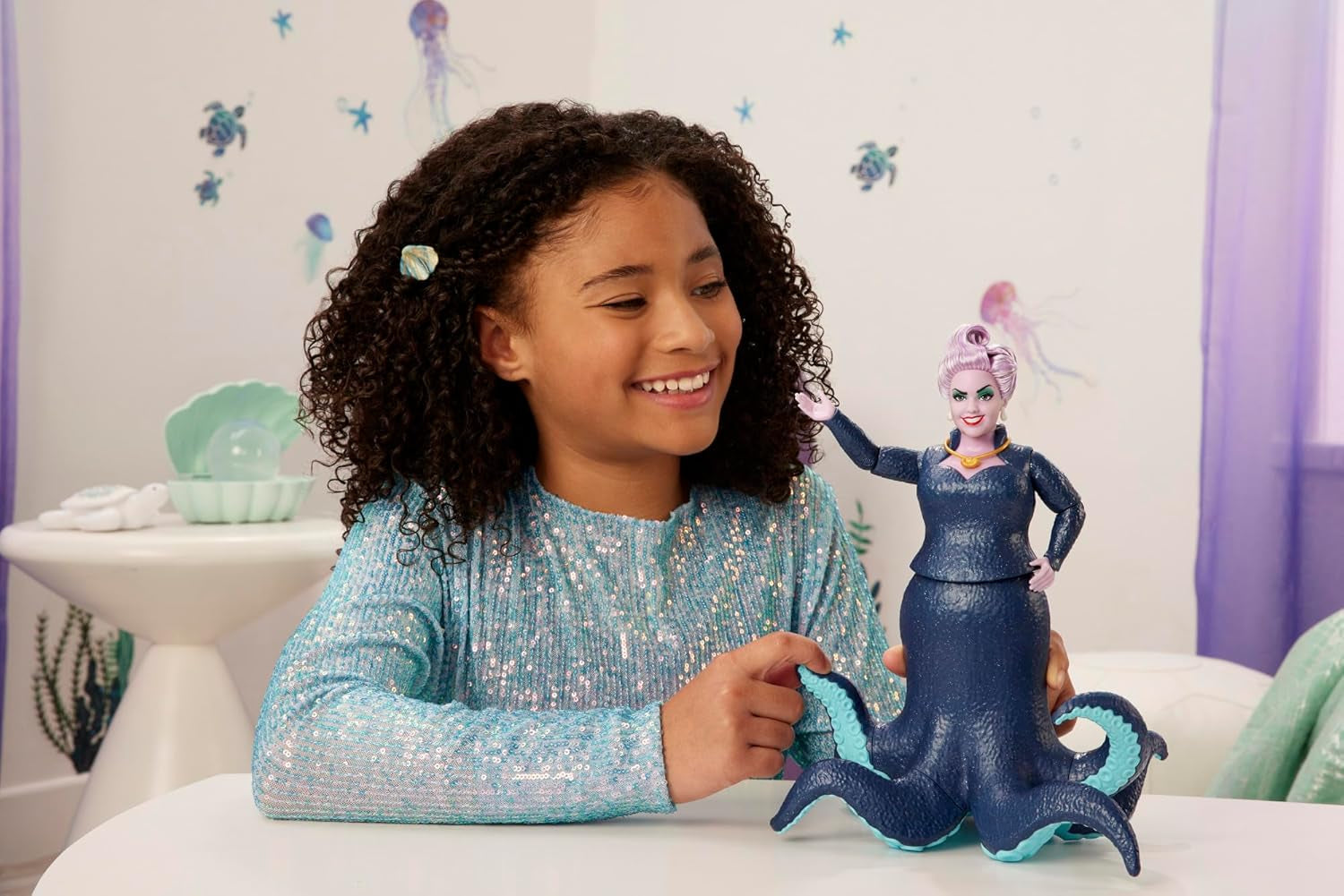 Mattel DISNEY Ariel, sjöjungfru - Ursula med tentakler, avtagbart halsband och lavendelfrisyr för oändligt frisörnöje, lämplig för barn från 3 år och uppåt, HLX12 Naty Shop Dolls