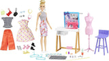 Barbie HDY90 - Modedesignerdocka (30,40 cm) och studio, 25+ design- och modeaccessoarer, designskrivbord, stol, symaskin, textilprover, skyltdocka och mer, leksak för åldrarna 3 och uppåt