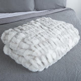 Lavish Home Oversized Gerüschte fuskpälsfilt, 152,4 X 203,2 cm, jacquard fuskpäls, queen size-säng för sängar och soffor, grå sängar och filtar Lavish Home