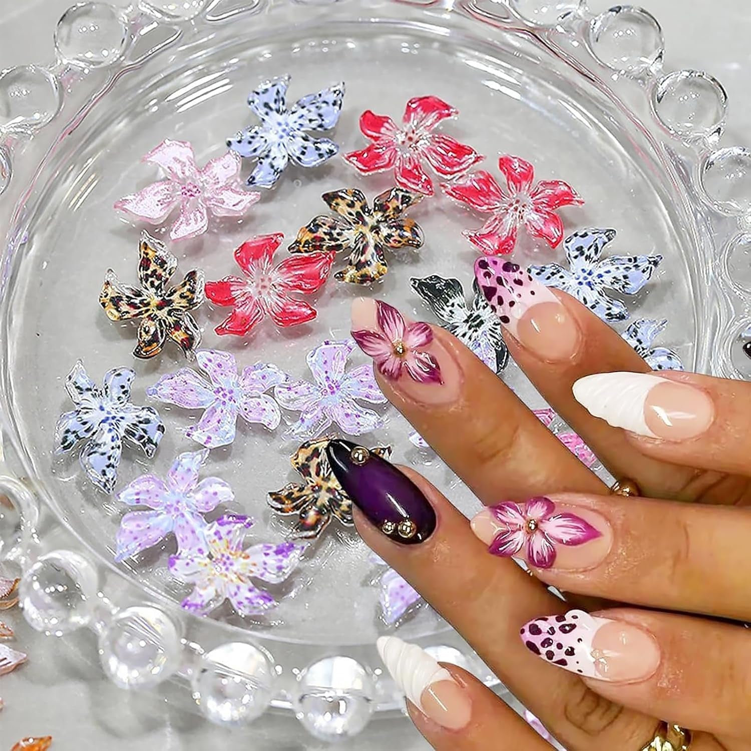 50 st 3D Flower Nail Charms, 3D Gel Nail Art, Nail Charms, Färgglada sommarsmycken, DIY Nageltillbehör, Präglade Hibiscus Flower Crystals, Gradient Nail Art för kvinnor